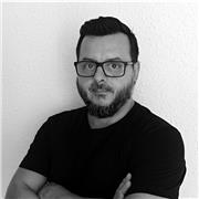 Profesor de Diseño Gráfico especializado el Tipografía, Diseño Tipográfico y Proyectos finales de todo tipo.